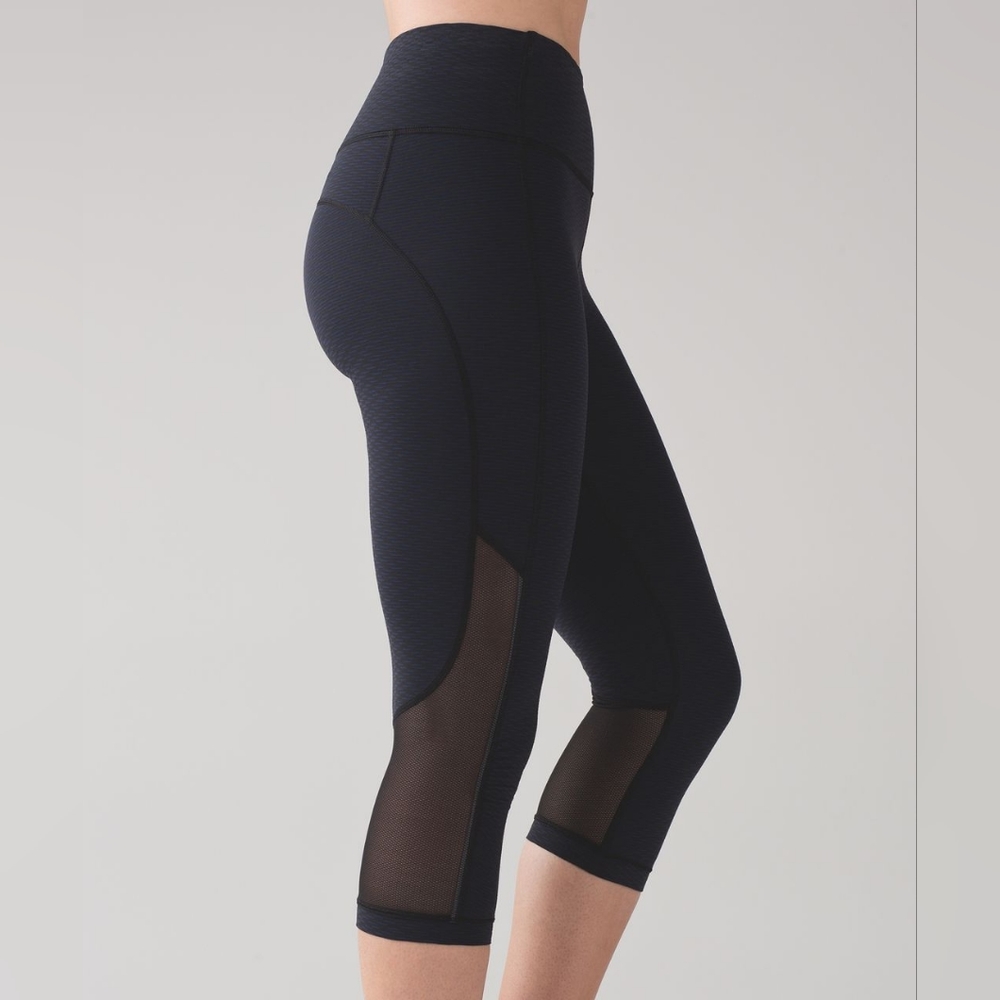 Lululemon Gear Up Crop (17")